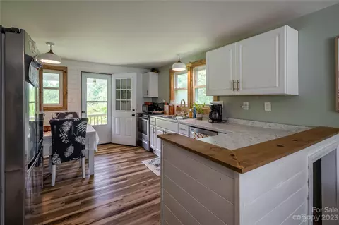 2061 Robinson Rd, Newton, NC 28658