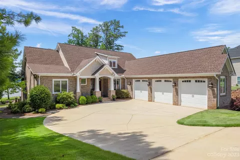10285 Lakeshore Dr, Lancaster, SC 29720