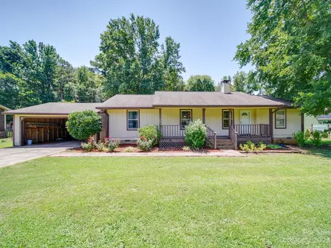 3945 Crestview Dr, Rock Hill, SC 29732
