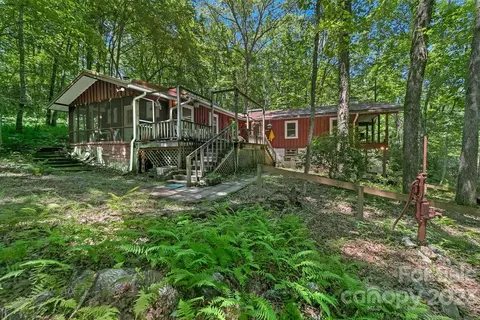 1332 Golden Rd, Lake Toxaway, NC 28747