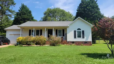 1190 Park Cir, Lincolnton, NC 28092