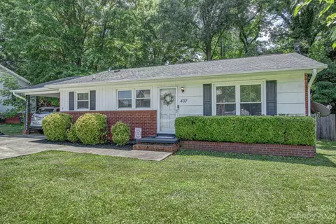 407 S Church St, Lowell, NC 28098