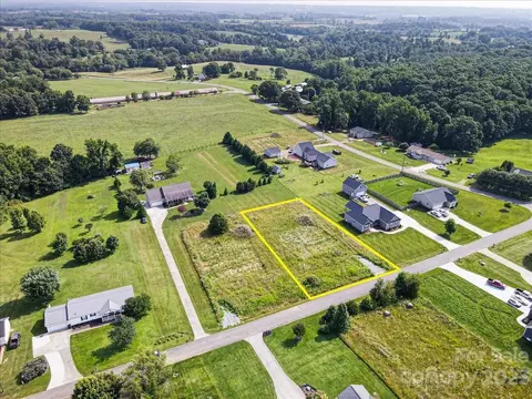 118 Tranquility Ln, Harmony, NC 28634 photo 3