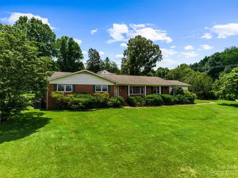 614 Alexander Ave, Morganton, NC 28655