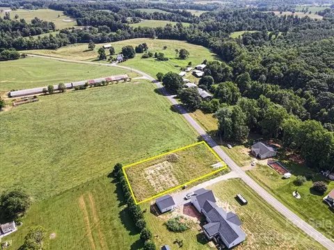 151 Rabbit Hwy, Harmony, NC 28634 photo 7