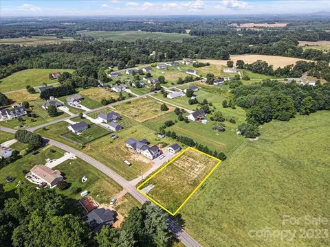 151 Rabbit Hwy, Harmony, NC 28634 photo 2