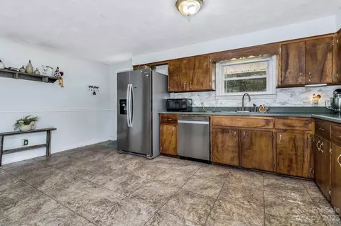 110 Terrys Gap Loop Rd, Fletcher, NC 28732 photo 13