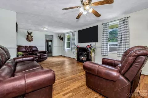 110 Terrys Gap Loop Rd, Fletcher, NC 28732 photo 8