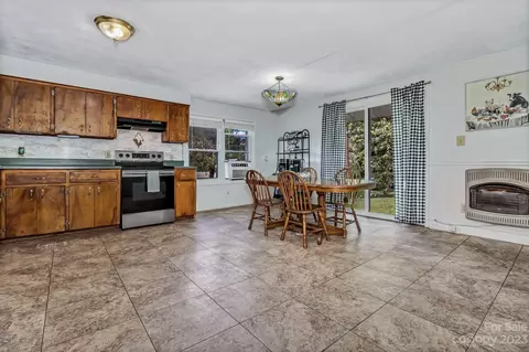 110 Terrys Gap Loop Rd, Fletcher, NC 28732 photo 10