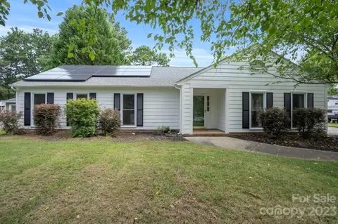 2049 Lawton Bluff Rd, Charlotte, NC 28226