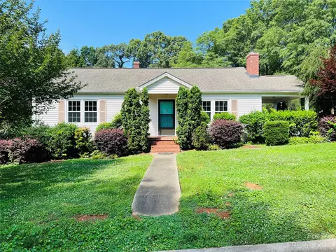602 S Cedar St, Lincolnton, NC 28092