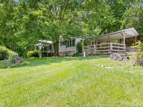 36 Meadow Chase Rd, Fletcher, NC 28732