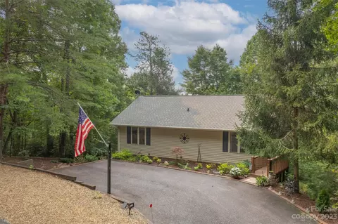 194 Bonnie Lee Ln, Lake Lure, NC 28746