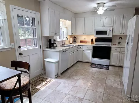 144 Pearson Dr, Morganton, NC 28655 photo 7