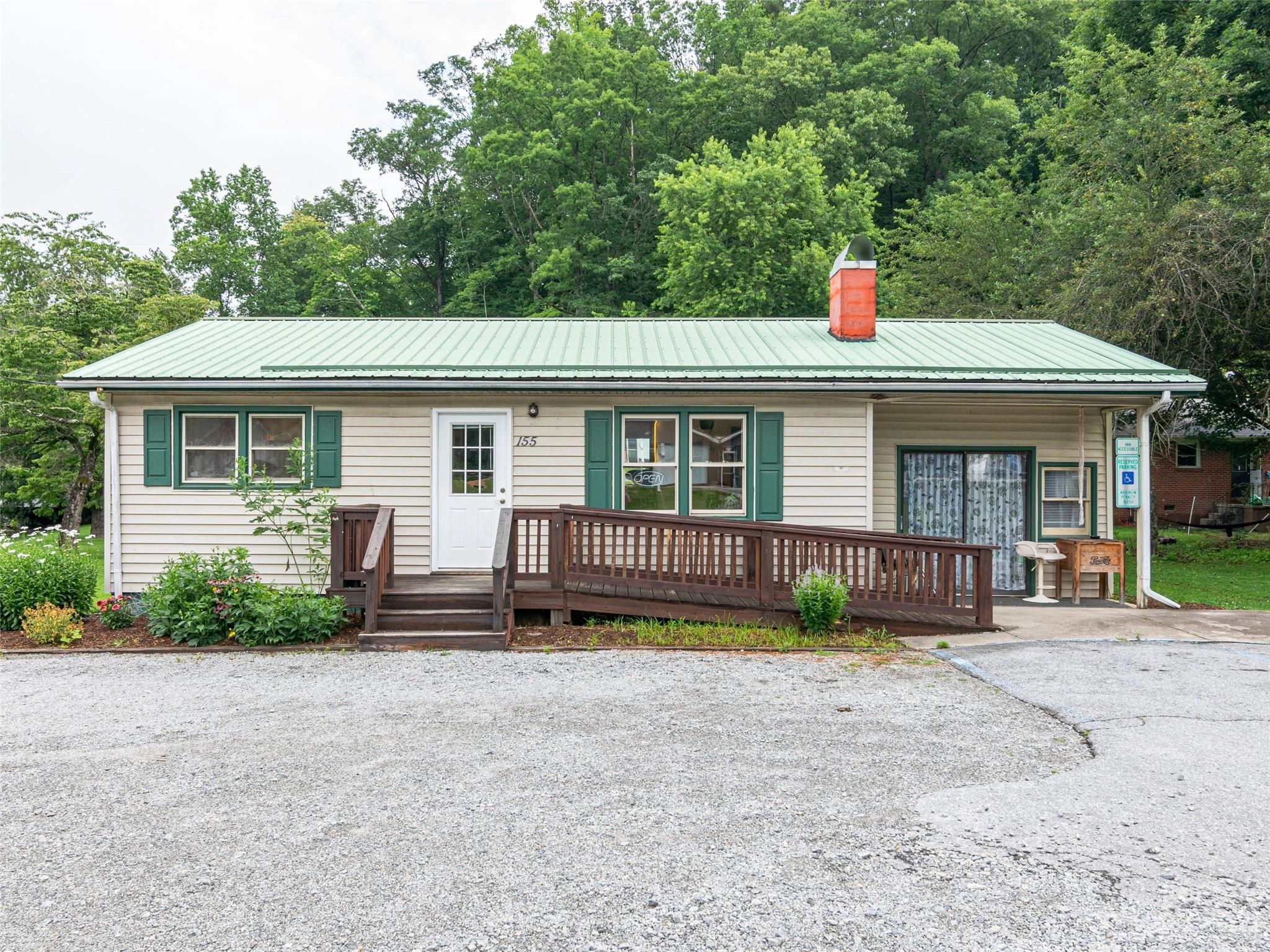 155 HENDERSONVILLE HWY  