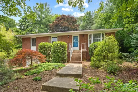 208 Melody Cir, Swannanoa, NC 28778