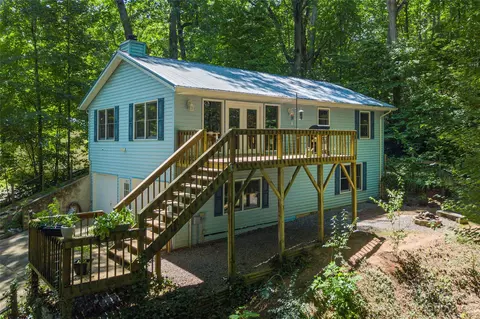 270 Tara Nova Dr, Waynesville, NC 28786