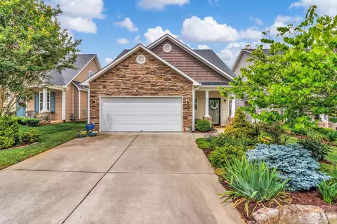 26 Daphne Dr, Arden, NC 28704