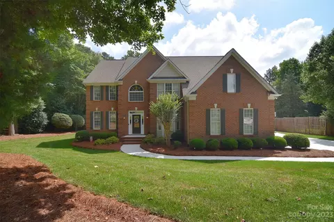 6400 Hollow Oak Dr, Mint Hill, NC 28227