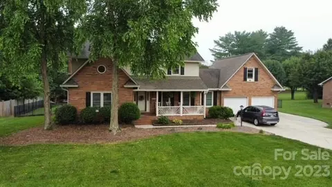 8607 Middleton Cir, Harrisburg, NC 28075
