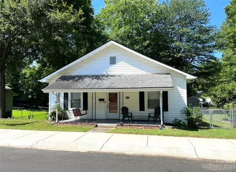 407 Dingler Ave, Mooresville, NC 28115