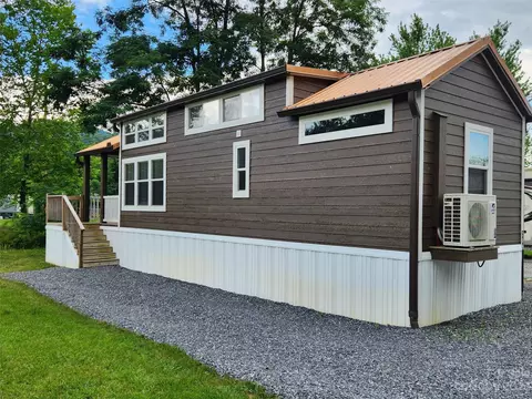 209 Mallard Loop, Waynesville, NC 28785