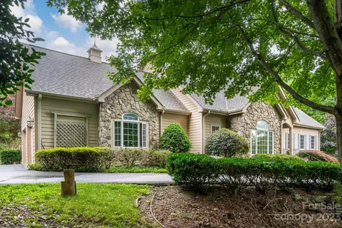 109 Corbin Mountain Rd, Zirconia, NC 28790