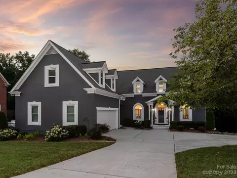 684 Beacon Knoll Ln, Fort Mill, SC 29708