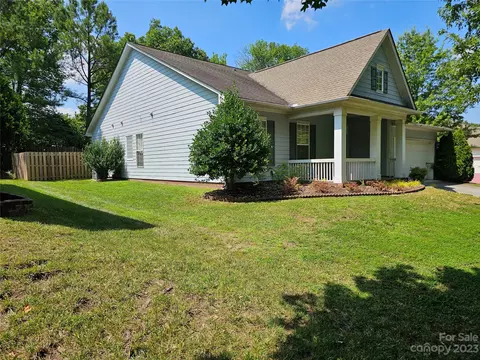 8802 Beaver Creek Dr, Charlotte, NC 28296