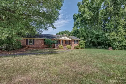 3120 Westerwood Dr, Charlotte, NC 28214