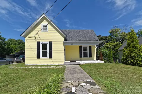 68 14th St SE, Hickory, NC 28602