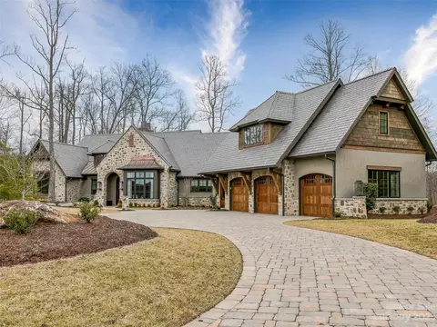 684 Walnut Valley Pkwy, Arden, NC 28704