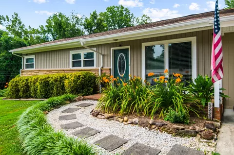 5225 Northview Dr, Hickory, NC 28601