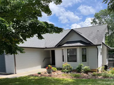 130 Cimarron Dr, Asheville, NC 28803
