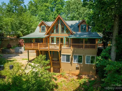 288 Glen Echo Cir, Saluda, NC 28773