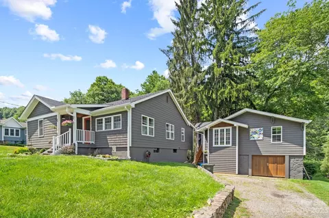 74 Park Dr, Waynesville, NC 28786
