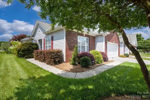 343 Garnet Ct, Fort Mill, SC 29708 photo 3