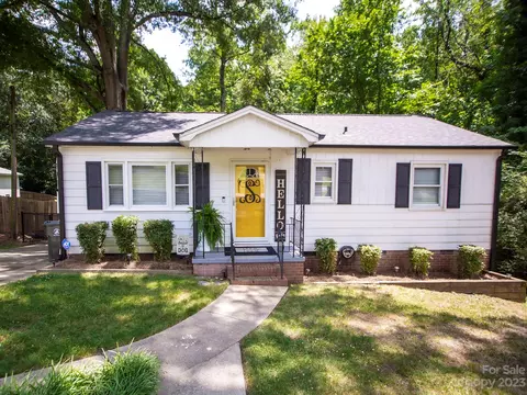 700 Stowe Dr, Lowell, NC 28098