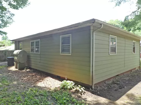 194 Maple Ave, Marion, NC 28752 photo 2