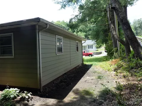 194 Maple Ave, Marion, NC 28752 photo 5