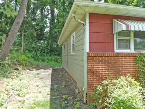 194 Maple Ave, Marion, NC 28752 photo 4
