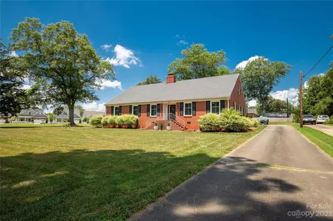104 Country Club Dr, Fort Mill, SC 29715