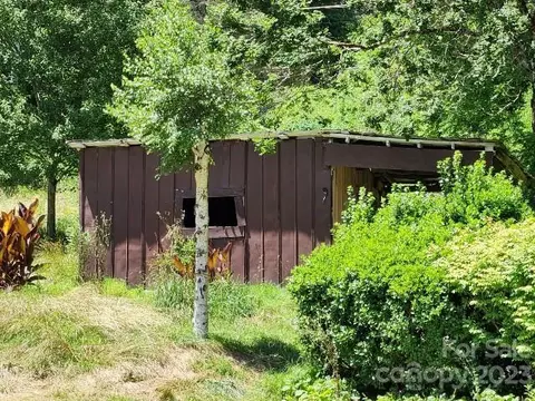 331 Thompson Rd, Spruce Pine, NC 28777 photo 18