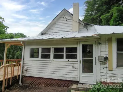 331 Thompson Rd, Spruce Pine, NC 28777 photo 3