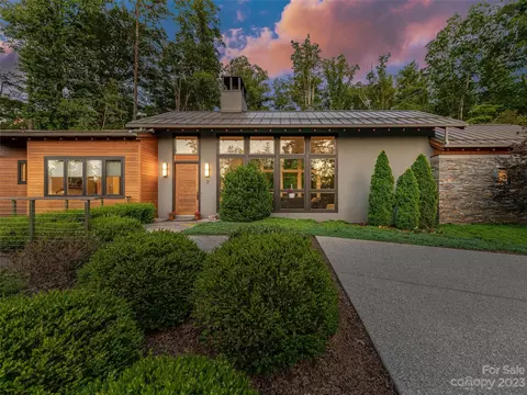 3 Stansbury Dr, Asheville, NC 28803
