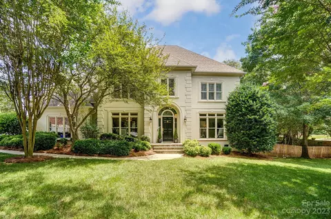 2407 Queensland Dr, Charlotte, NC 28270