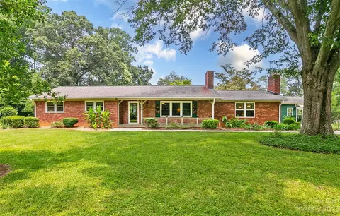 186 N Mason Way, Hendersonville, NC 28792