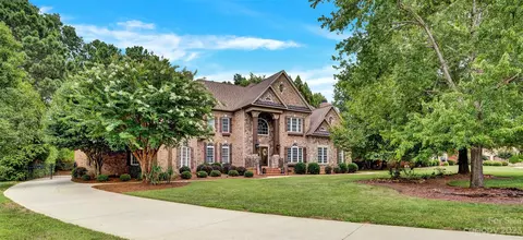 9200 Skipaway Dr, Waxhaw, NC 28173