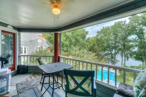 324 Northwest Dr, Davidson, NC 28036