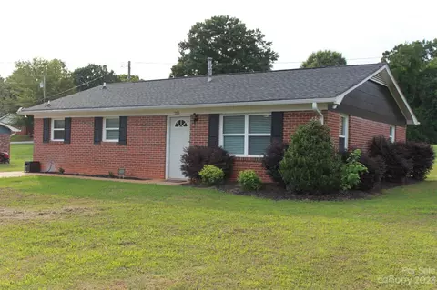 255 Roberson Rd, Forest City, NC 28043